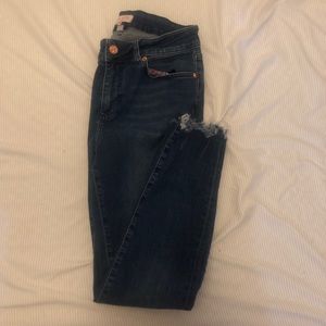 Ted Baker uneven hem skinny jean size 28